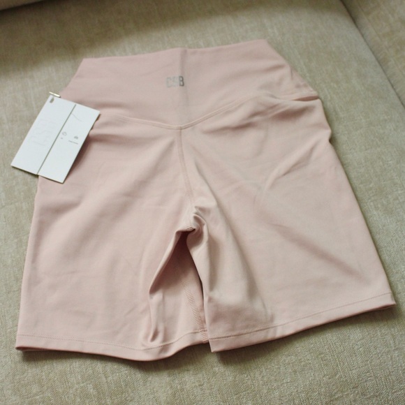 NWT CSB Serenity Shorts 6” in Blush (Size Small) - Picture 5 of 8